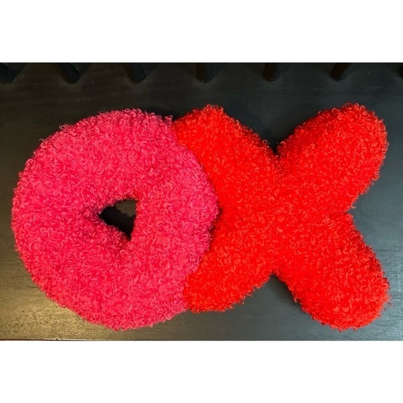 Oversized Valentine Plush Hugs & Kisses Decorative 2-Piece Pillow Set XO - Picture 3 of 3